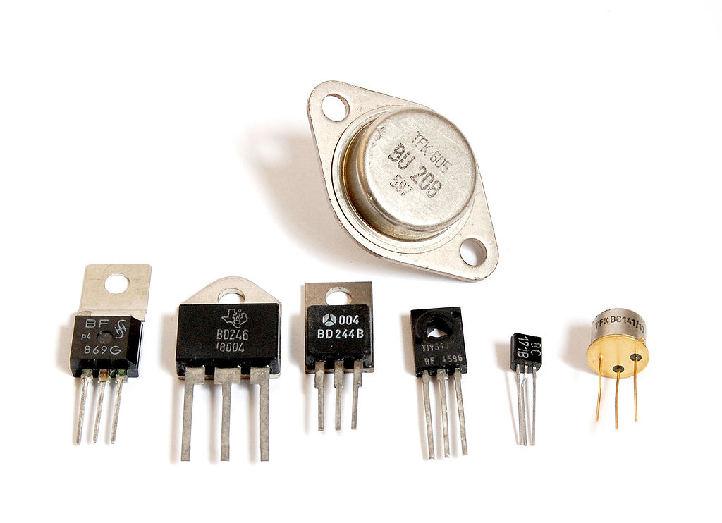 Quelques boîtiers de transistors